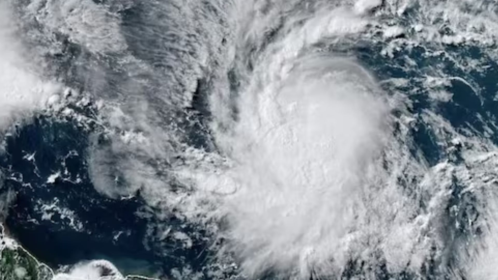 বঙ্গোপসাগরে ৩ দিনের মধ্যে ঘূর্ণিঝড় মন্থা আসছে